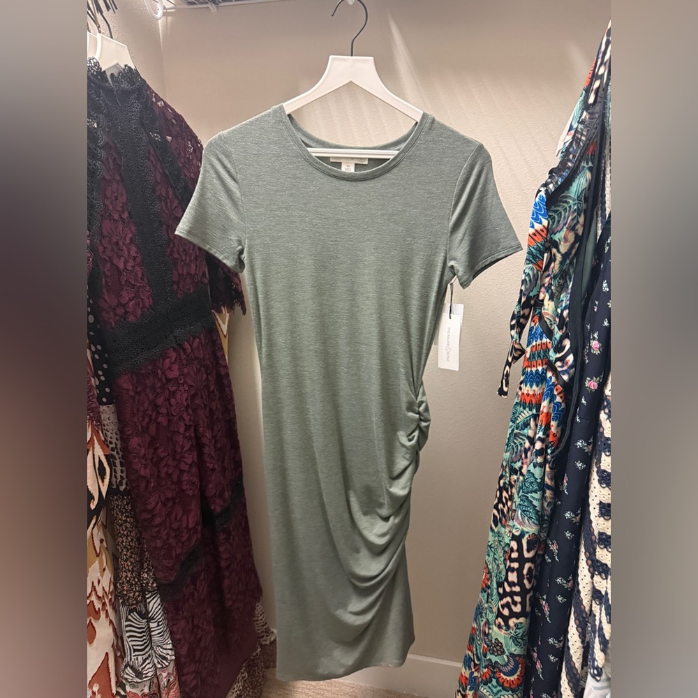 Treasure & Bond Olive Green Ruched Midi Dress